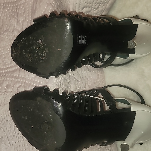 Calvin Klein Heels size 7 - Picture 4 of 6